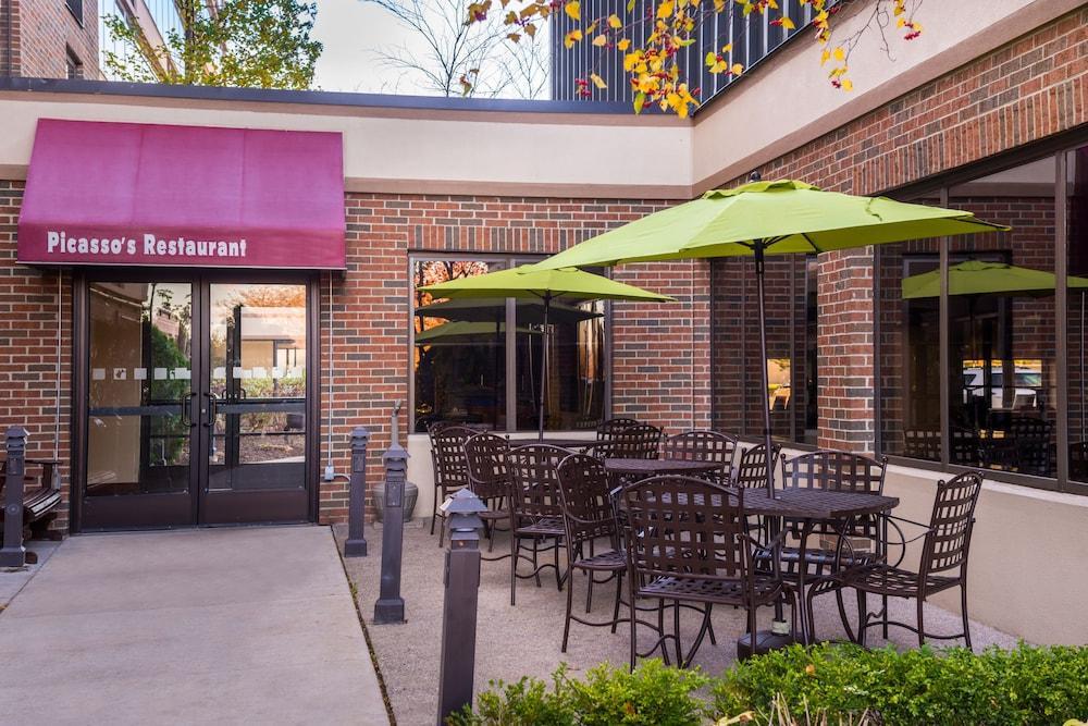 Holiday Inn Hotel & Suites Warren By Ihg Exterior foto