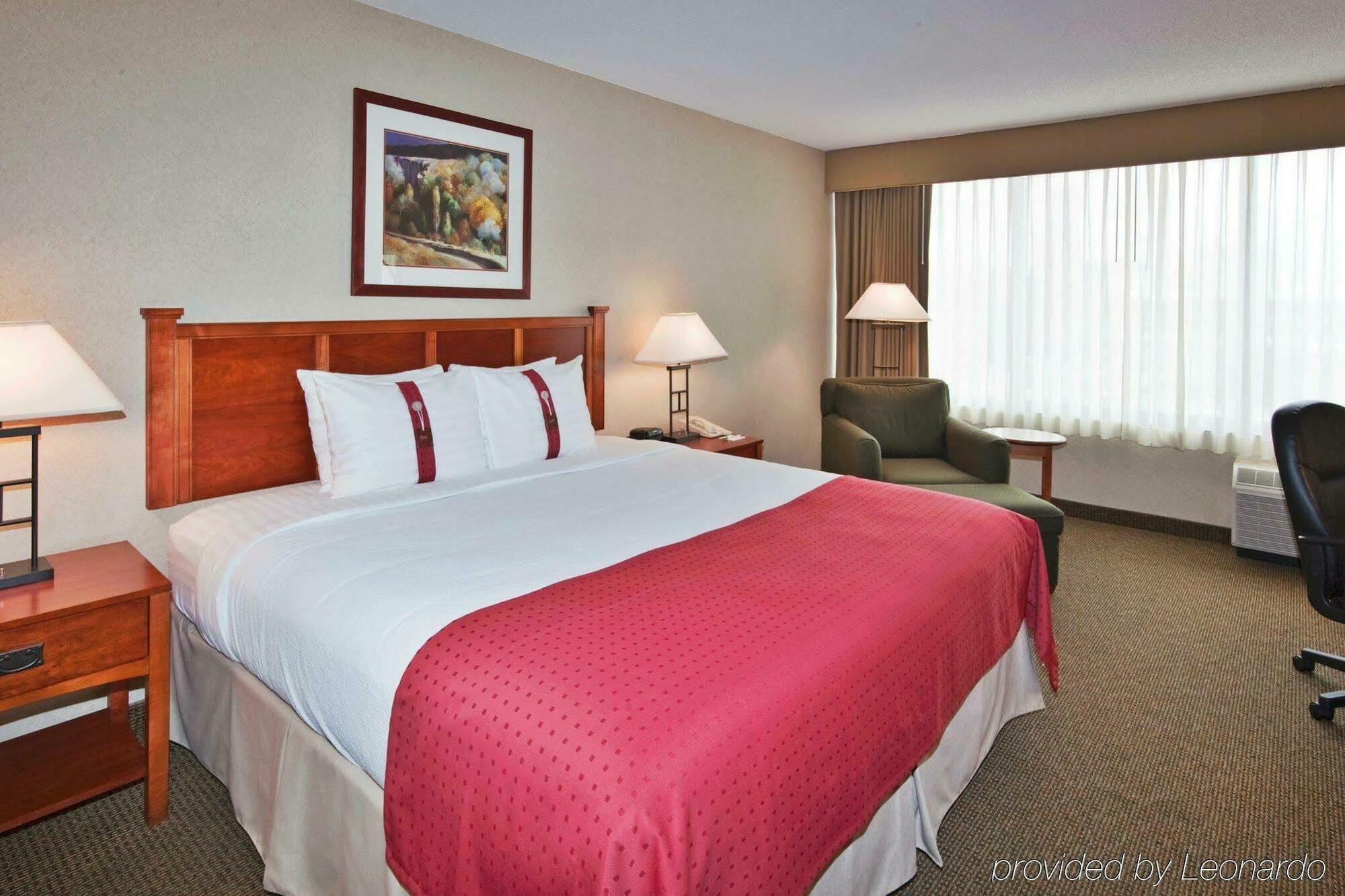 Holiday Inn Hotel & Suites Warren By Ihg Exterior foto